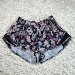 Lululemon Hotty Hot Short II *2.5" Utopia Multi / Deep Phantom